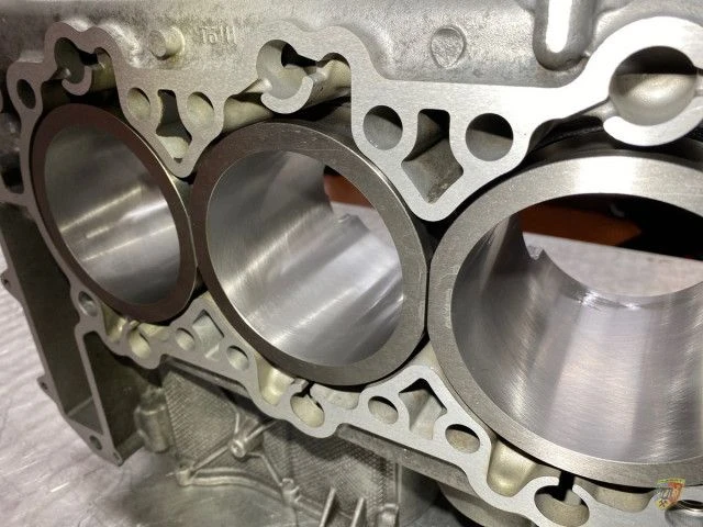 986, 987, 996, 997, Porsche Motorblock komplettiert mit Kolben und Chrom Molybdän Zylindern im Tausch - Albert Motorsport