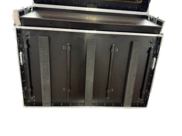 Pitbox L-Case mit Schubladen auch mit Bildschirmen - Typ Albert Motorsport – Albert Motorsport