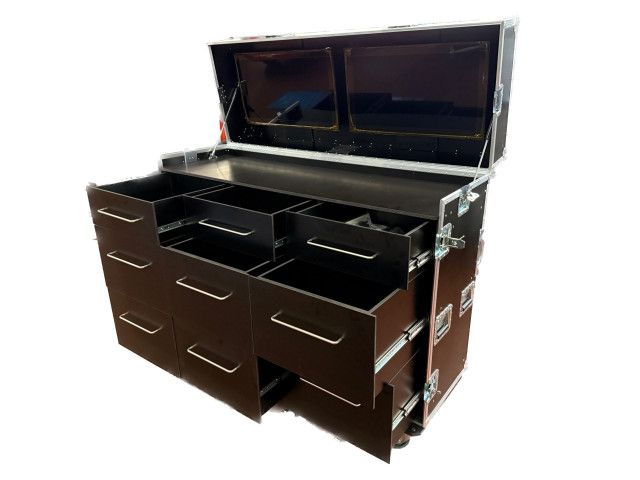 Pitbox L-Case with drawers also with screens - Type Albert Motorsport – Albert Motorsport