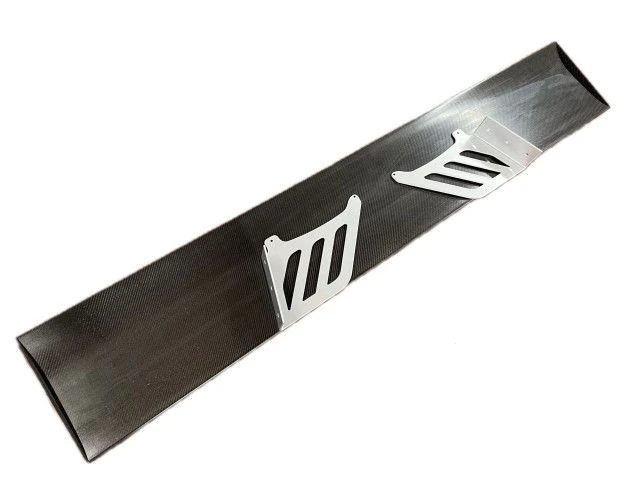 Carbon Heckflügel Wandregal 150 cm x 30 cm mit Halter - Albert Motorsport