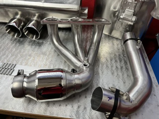 997 - 991.1 GT3 Cup Système d'échappement avec convertisseur catalytique et silencieux latéraux pour Porsche 911 Albert Motorspo