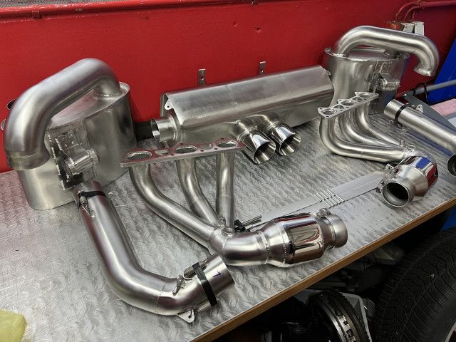997 - 991.1 GT3 Cup Système d'échappement avec convertisseur catalytique et silencieux latéraux pour Porsche 911 | Albert Motors