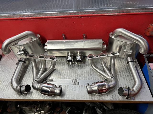 997 - 991.1 Sistema di scarico GT3 Cup con catalizzatore e silenziatori laterali per Porsche 911 | Albert Motorsport
