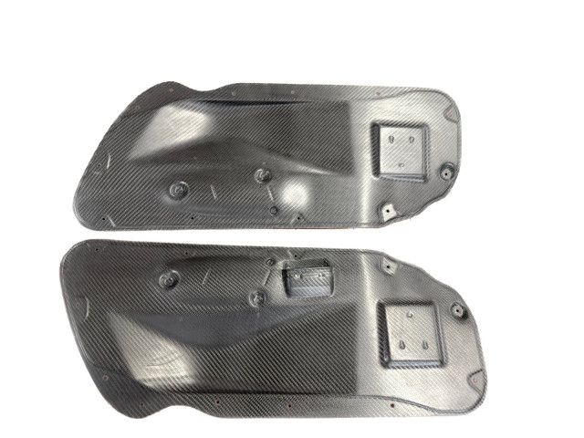 981 Paneles de puerta de carbono a la vista Porsche Cayman | Albert Motorsport