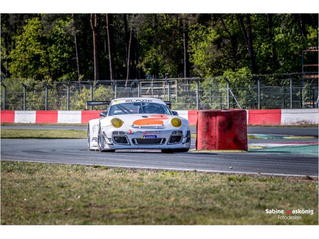 Porsche 997 GT3 R - Sabine Schmitz - Patrick Huismann - Frikadelli - par Albert Motorsport | Albert Motorsport