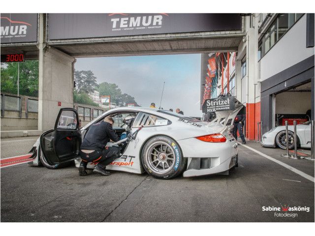 Porsche 997 GT3 R - Sabine Schmitz - Patrick Huismann - Frikadelli - por Albert Motorsport | Albert Motorsport